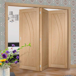 Image: Bespoke Thrufold Salerno Oak Flush Folding 3+0 Door - Prefinished